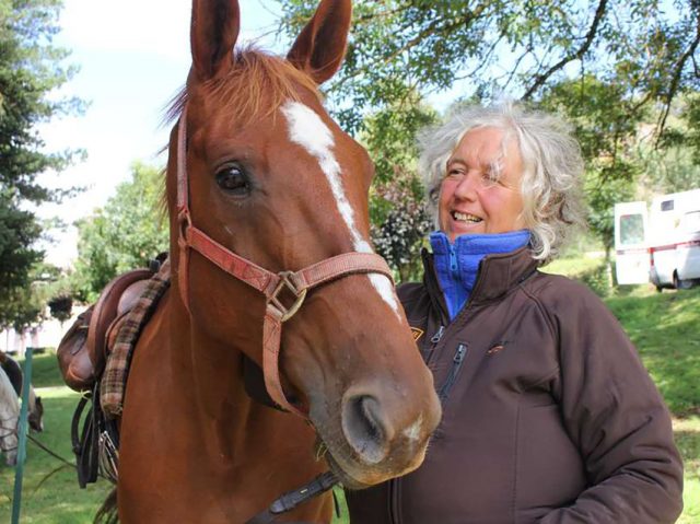 Annemée VAn Aubel et l'un de ses chevaux
